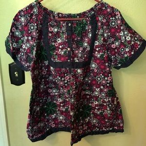 Women’s scrub top